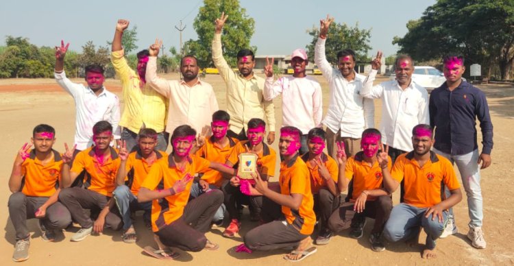 हॉलीबॉल स्पर्धेत मातोश्री गुरुकुल भटुंबरे संघाने मिळवला प्रथम क्रमांक.