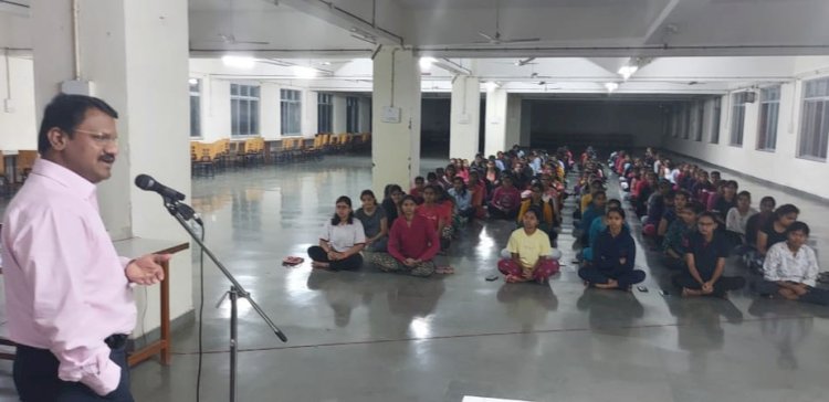 पंढरपूर सिंहगड मध्ये "मिशन साहसी" या विषयावर मार्गदर्शन