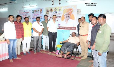 मराठा महासंघाचे जिल्हाध्यक्ष अर्जुन चव्हाण यांच्या वाढदिवसानिमित्त शालेय साहित्य वाटप