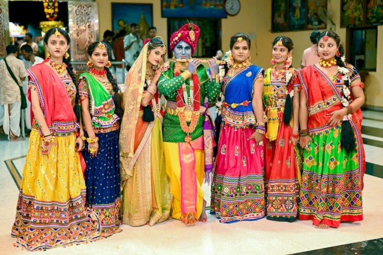 चंद्रभागेच्या तीरावर रंगला राधा कृष्णाचा नृत्यसोहळा