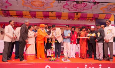 जीवनाच्या रंगमंचावर कर्तव्याने भूमिका पार पाडा! - खासदार डॉ.जयसिद्धेश्वर शिवाचार्य महास्वामी