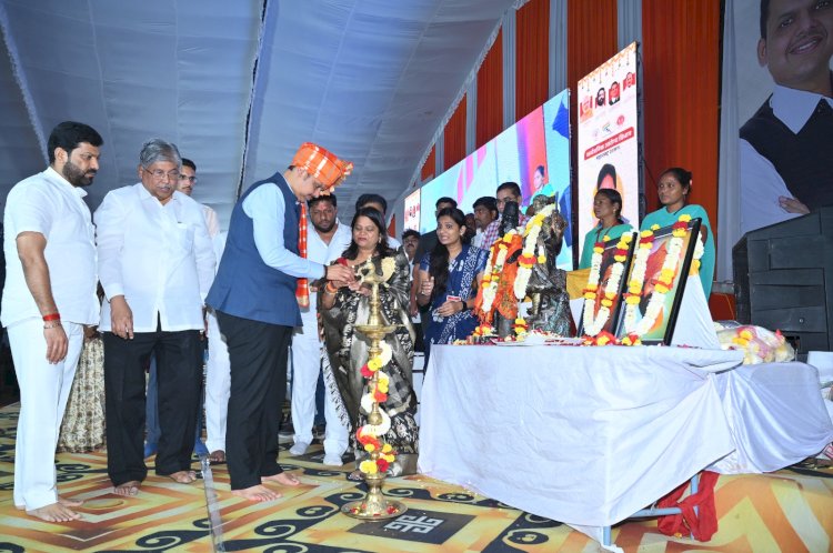 उपमुख्यमंत्री देवेंद्र फडणवीस यांची पंढरपूर येथील महाआरोग्य शिबाराला भेट