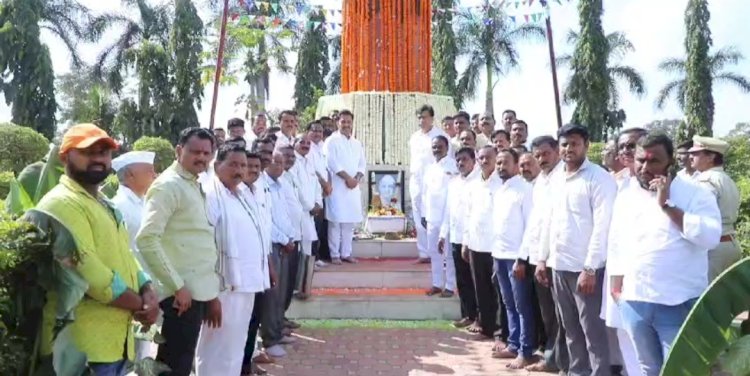 श्री विठ्ठल कारखान्यावर कर्मवीर औदुंबरआण्णांची १००वी जयंती साजरी