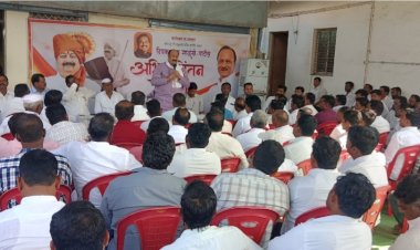 वाढीव दूध अनुदान प्रक्रियेतील जाचक अटी शिथिल करण्यासाठी मुख्यमंत्री आणि उपमुख्यमंत्र्यांना भेटणार - मा.आम.दिपकआबा साळुंखे पाटील