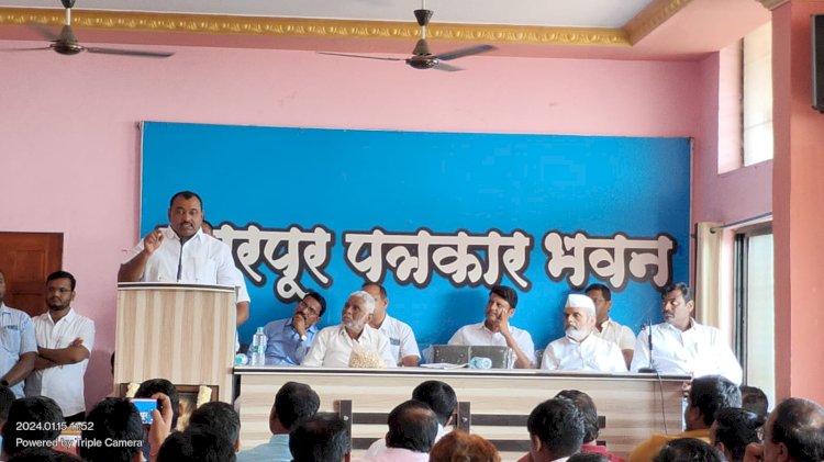 पत्रकार हा समाजाबरोबरच लोकप्रतिनिधींचा आरसा असतो - आ.समाधानदादा आवताडे