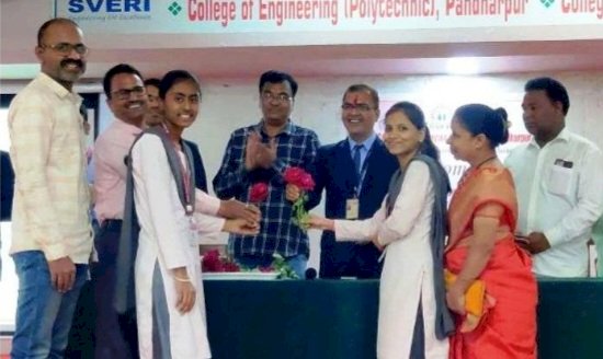 शिक्षक आणि पालक यांच्या संवादामुळे विद्यार्थ्यांचे करिअर उज्वल - पालक प्रतिनिधी सोमनाथ नागणे