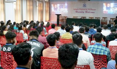 स्वेरीच्या विद्यार्थ्यांनी घेतला ‘इंडियाज टीचडे: चिप्स फॉर विकसित भारत’ कार्यक्रमाच्या थेट प्रक्षेपणाचा लाभ