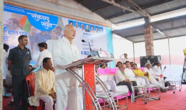 आगामी निवडणूकही लोकशाही विरुद्ध हुकूमशाही  - माजी केंद्रीय मंत्री सुशिलकुमार शिंदे