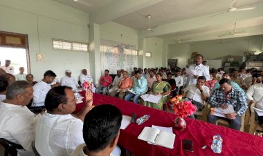 सर्वसामान्य नागरिकांपर्यंत योजना पोहोचविण्यात हलगर्जीपणा करणाऱ्या अधिकाऱ्यांची गय करणार नाही - आ.समाधान आवताडे