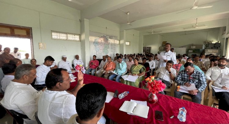 सर्वसामान्य नागरिकांपर्यंत योजना पोहोचविण्यात हलगर्जीपणा करणाऱ्या अधिकाऱ्यांची गय करणार नाही - आ.समाधान आवताडे