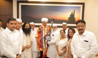 शासकीय महापूजेचे मुख्यमंत्री देवेंद्र फडणवीस यांना मंदिर समितीकडून निमंत्रण - सह.अध्यक्ष गहिनीनाथ महाराज औसेकर.