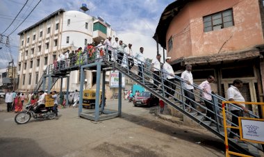 आषाढी वारी : मुखदर्शनरांगेत छत्रपती संभाजी चौक येथे सरकता उड्डाणपुल,