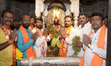 पंढरीत उध्दव ठाकरे यांचा वाढदिवस विविध सामाजिक कार्यक्रमांनी साजरा