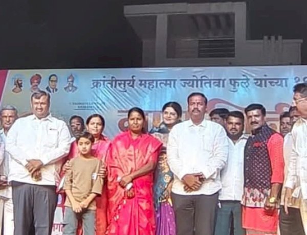 भाळवणी येथे क्रांतीसुर्य महात्मा फुले व डॉ.बाबासाहेब आंबेडकर यांच्या जयंतीनिमित्त  "माय मिनिस्टर खेळ पैठणीचा" कार्यक्रमांचे आयोजन ; महिलांचा उत्स्फूर्त प्रतिसाद 