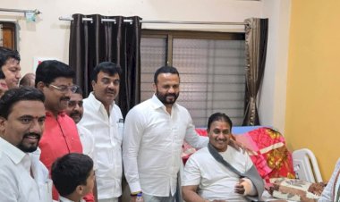 पालकमंत्री जयकुमार गोरे यांनी मनसे नेते दिलीप धोत्रे यांच्या निवासस्थानी भेट देत केली तब्येतीची विचारपूस