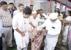 दर्शन रांगेत थकलेल्या वयोवृद्ध जोडप्यांना  घडवले थेट दर्शन ; वारकरी हाच व्हीआयपी मानून प्रशासनाने घडवले दर्शन - जिल्हाधिकारी कार्तिकेयन 