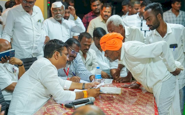 लोकप्रतिनिधी जनतेत अन् प्रशासन गावात; आ.अभिजीत पाटील यांच्या अभियानाचे होतेय कौतुक