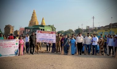 ‘एक दिवस एक तास एकसाथ’ चा पंढरपुरात जागर; नगराध्यक्षा प्रणीताताई भालके यांच्या सहभागाने भव्य स्वच्छता मोहीम