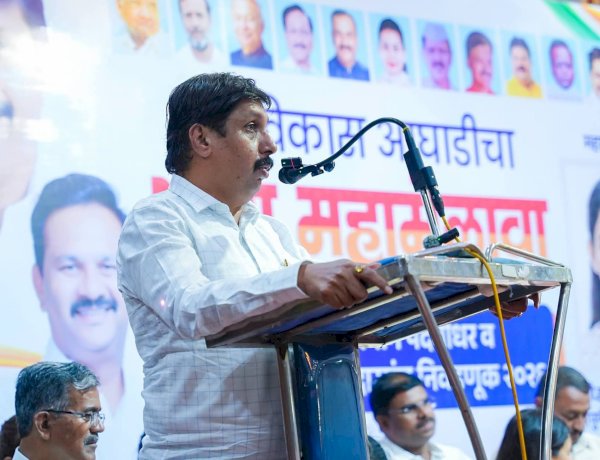 पंढरपूरात पुणे पदवीधर मतदारसंघाच्या महाविकास आघाडीच्या उमेदवार हर्षदा देशमुख-जाधव आणि पुणे शिक्षक मतदारसंघाचे उमेदवार जयंत आसगांवकर यांच्या प्रचारार्थ मेळावा