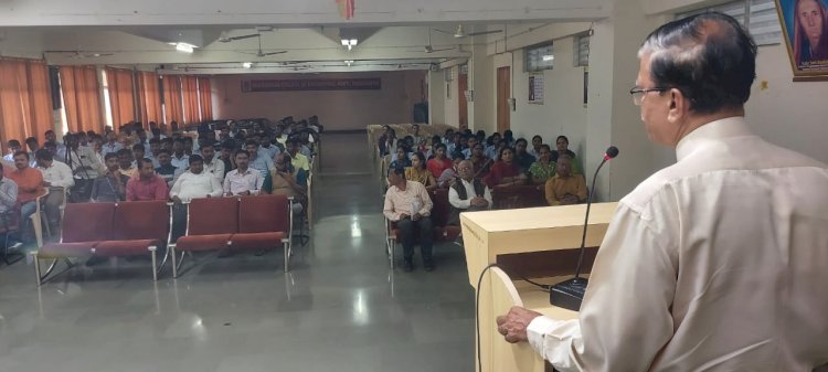 सिंहगड इंजिनिअरींग काॅलेज मध्ये "जैविक शेती-शेतकरी मेळावा संपन्न 