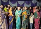 तृप्ती खरे यांच्याकडून महिलांना वस्तू भेट
