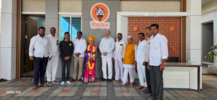 अजनाळे गावाला उच्चशिक्षित सरपंच मिळणे हे गावाचे भाग्य ; माजी आमदार दिपकआबा साळुंखे पाटील 