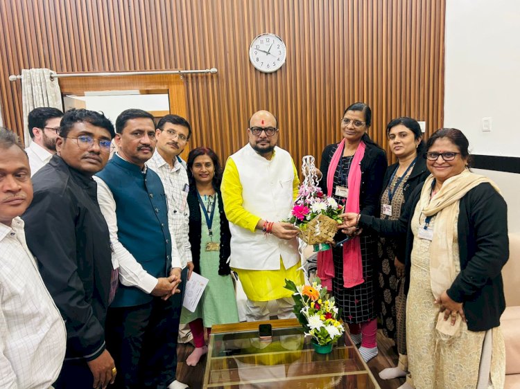 पाणी व स्वच्छता कर्मचारी यांचे प्रश्नावर शासन सकारात्मक - मंत्री गुलाबराव पाटील