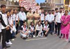 स्वेरीच्या विद्यार्थ्यांचे मोबाईल आणि सोशल मीडियाच्या जबाबदार वापराबद्दल प्रभावी पथनाट्य