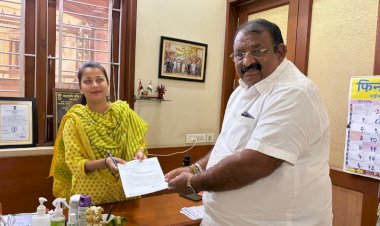 गादेगाव ते गव्हाणे वस्ती रस्त्याच्या दुरुस्तीसाठी राष्ट्रवादी काँग्रेस (शरदचंद्र पवार) पक्षाची मागणी; खा.प्रणिती शिंदे यांच्याकडे केली मागणी