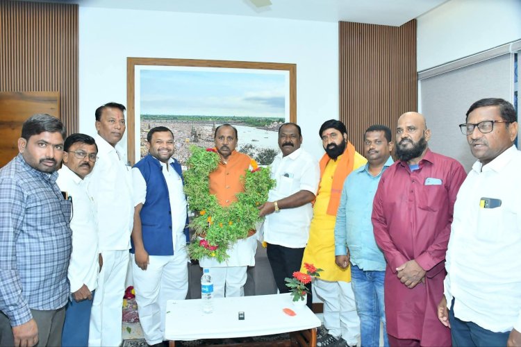 पंढरीत नूतन खासदार रामरावजी वडकुते यांचे जंगी स्वागत
