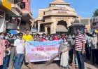 स्वेरीच्या विद्यार्थ्यांचे विठ्ठल मंदिर परिसर व चंद्रभागा नदीकाठी भव्य स्वच्छता अभियान;
